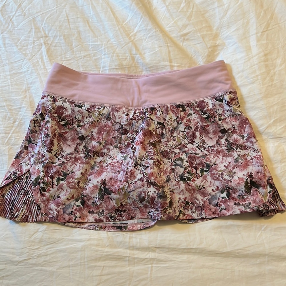 Lululemon size 6 athletic skirt
